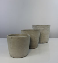 Load image into Gallery viewer, Concrete pot
